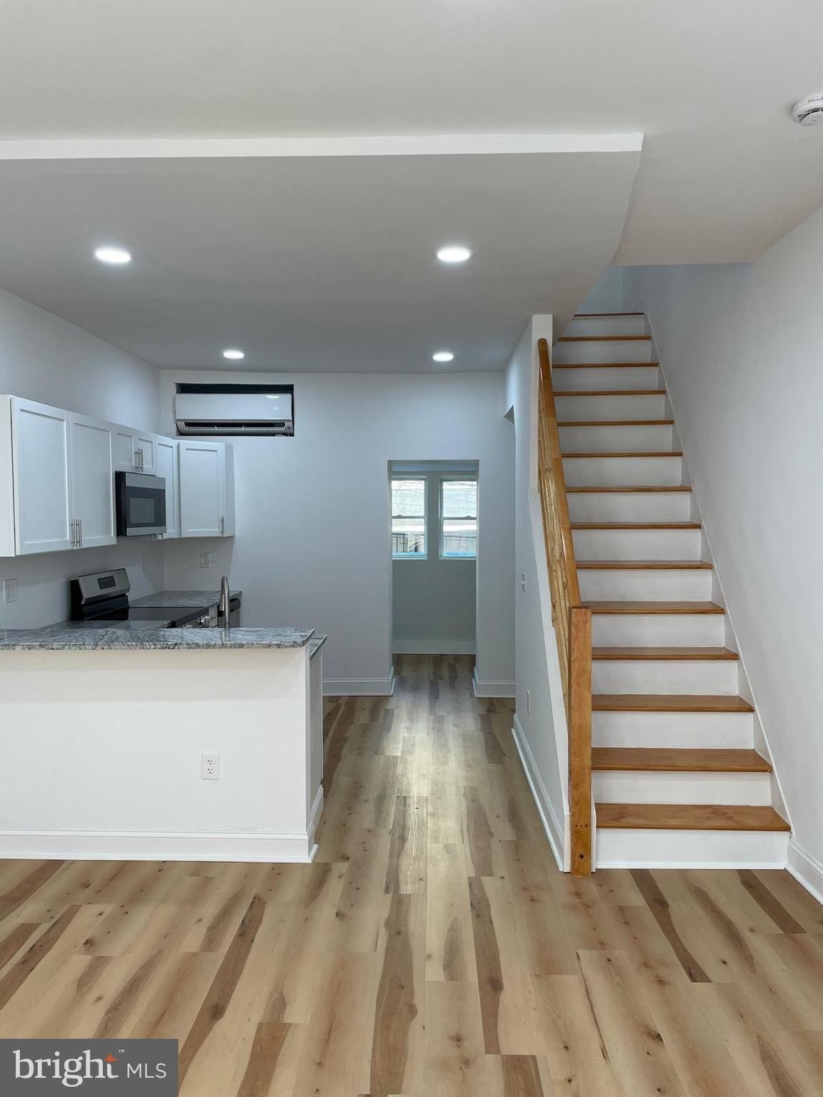 1731 N Dover St – photo 3