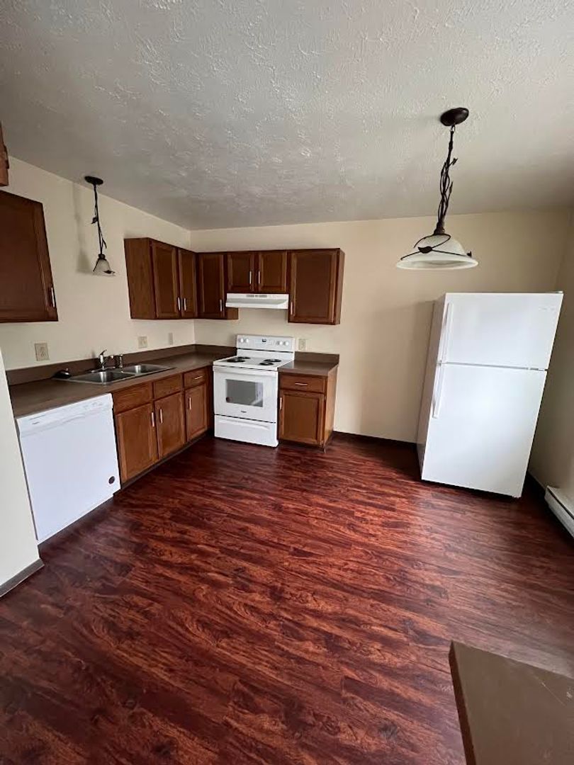 8120 Stadler Ave unit 8120 Stadler Ave. Apt. 3 – photo 2