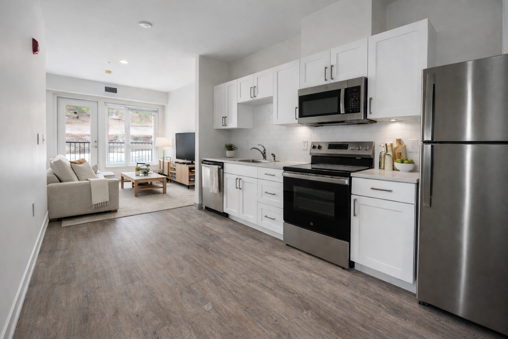 121 Lake St – photo 4