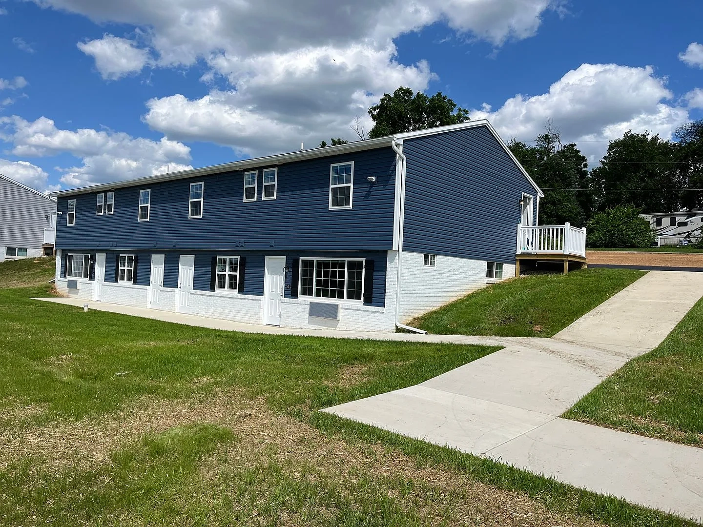 Salem Run Apartments - Phase 1 – photo 3