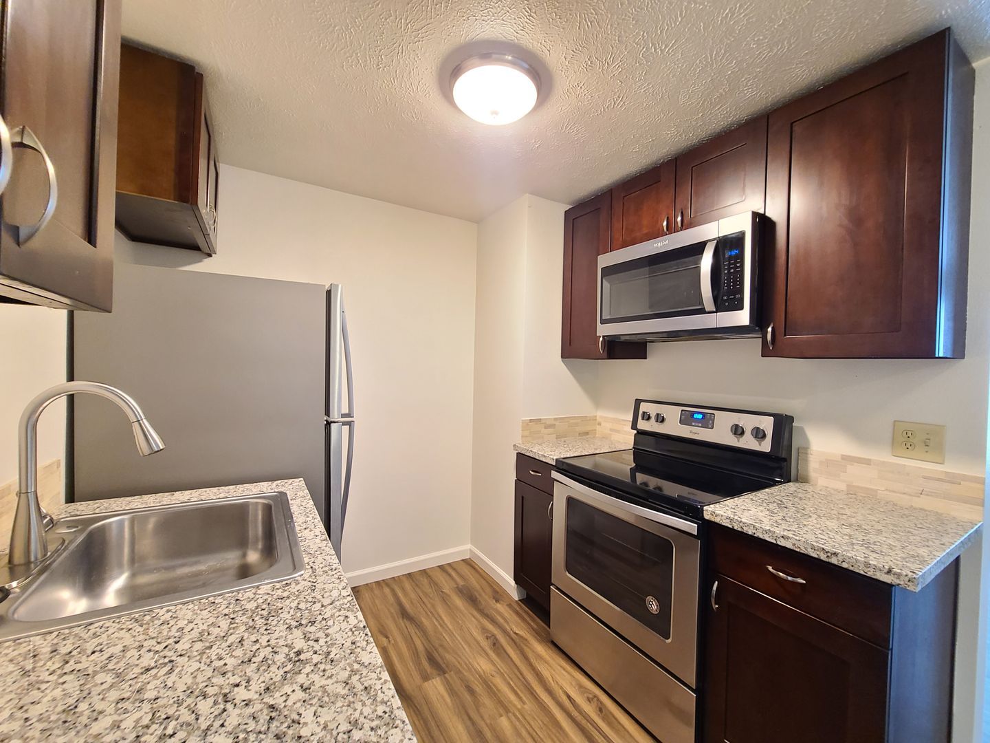 827 E Ermina Ave unit 5 – photo 4