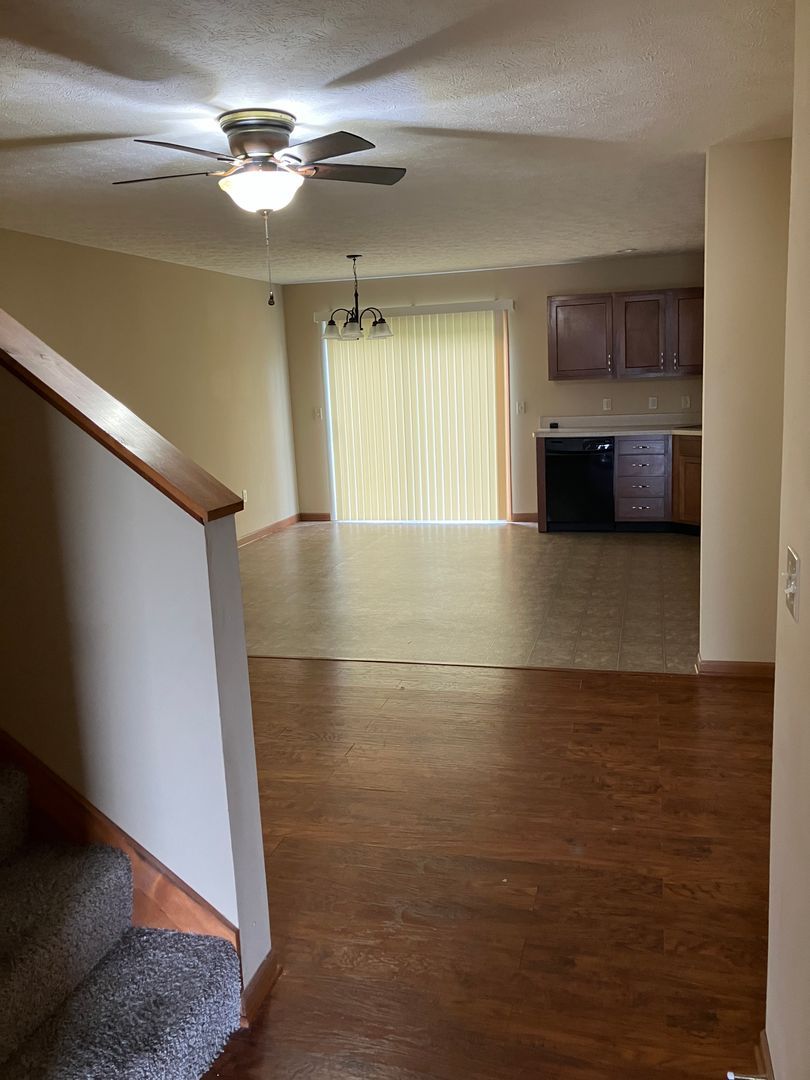 1046 Laurel Tree Ct unit 1046-C Laurel Tree Ct – photo 4