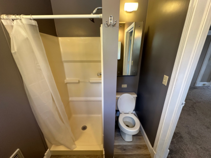 347 W State St unit 3 – photo 4