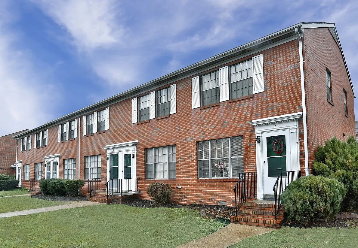Townhouses of Chesterfield II – photo 1