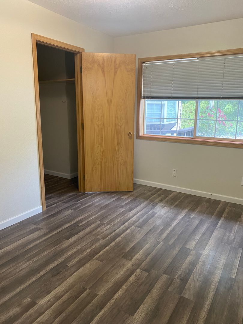 7106 N Wiscomb St unit 02 – photo 3