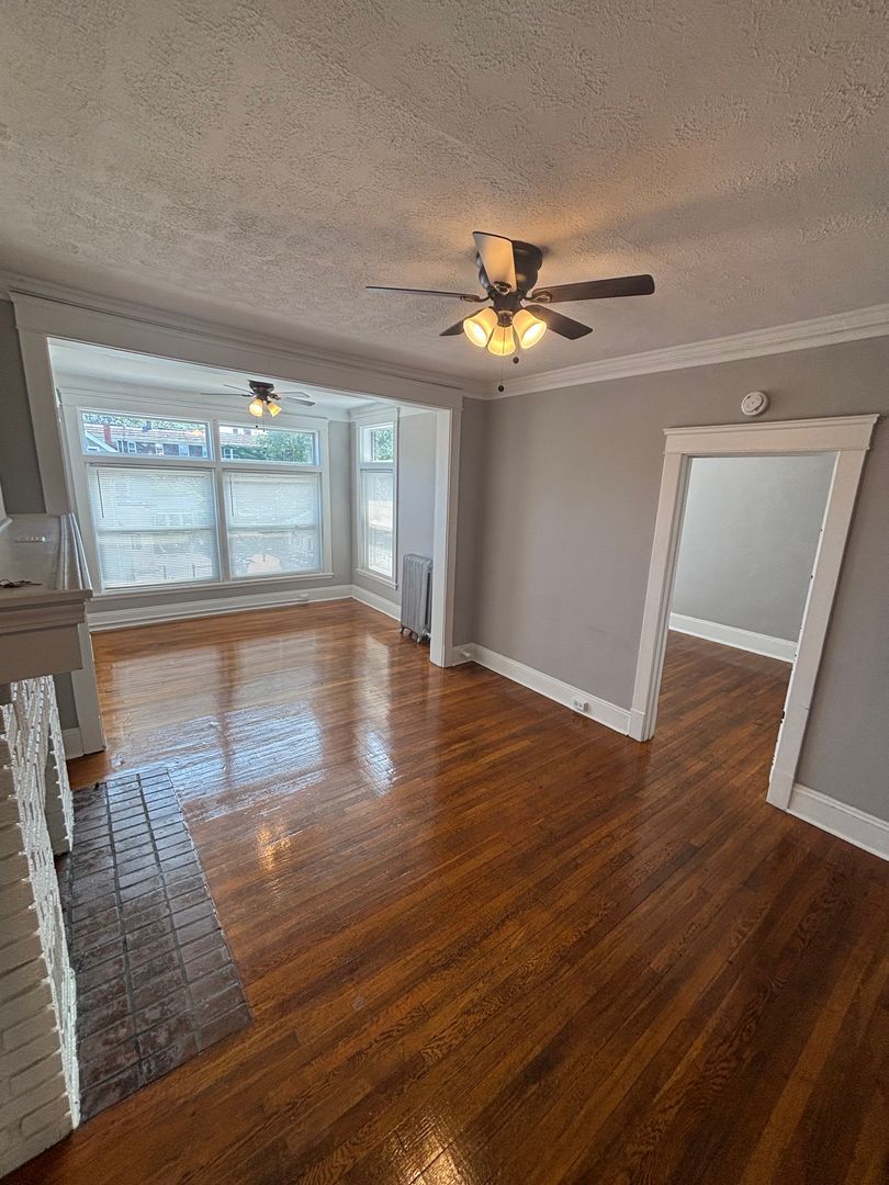 1212 Donald Ave unit 12 – photo 2