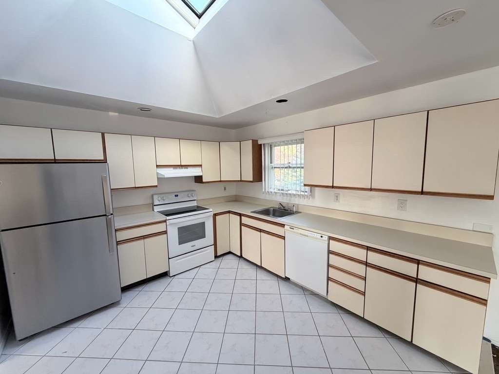 1115 4th St unit UP – photo 4