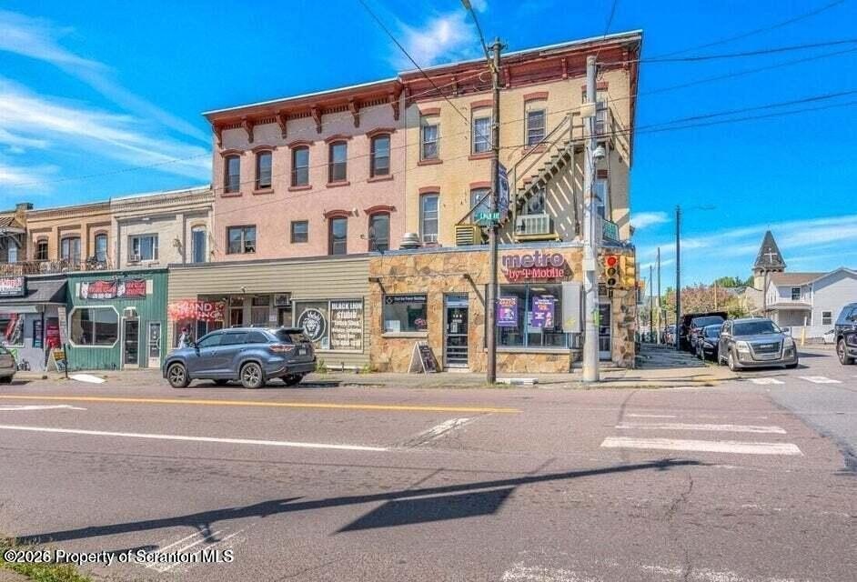 1102 Jackson St – photo 4
