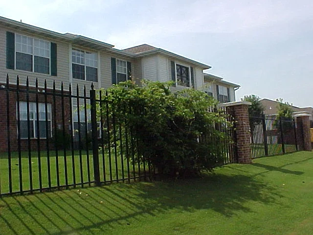 Orchard Aparments - 2321 Orchard St, Buillding D, Springdale – photo 2