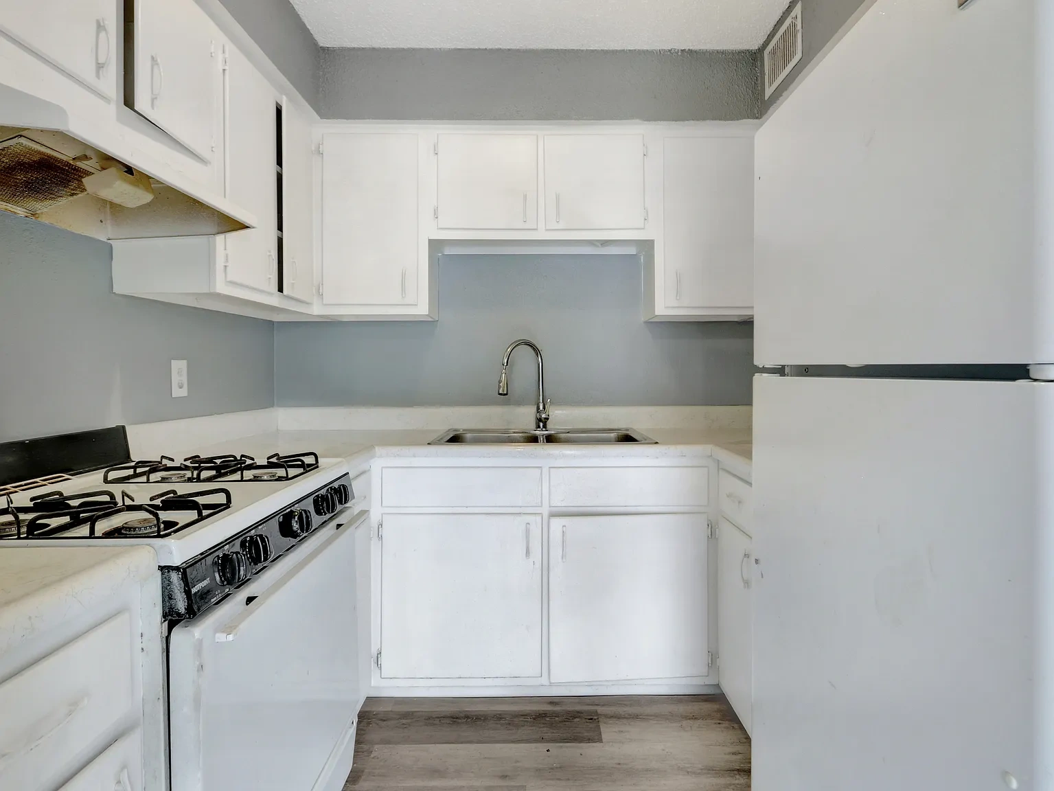 Greenbriar Apartments – photo 1