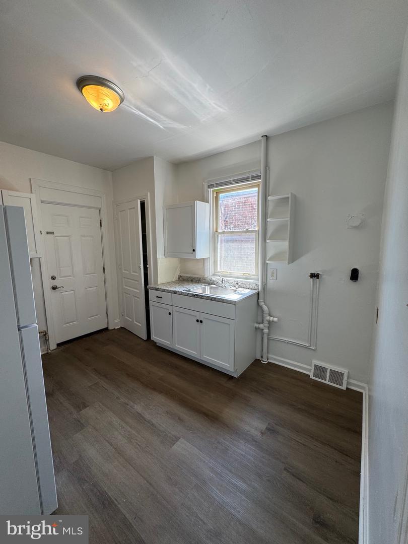 245 S Belvidere Ave unit 2ND FLR – photo 1