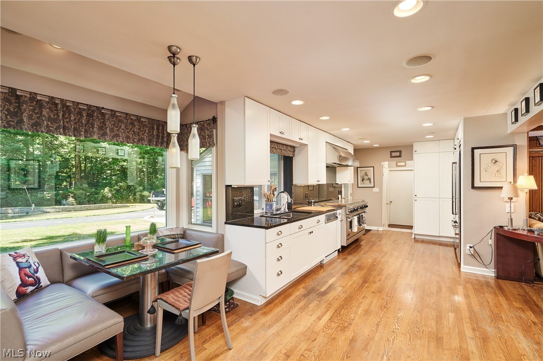 6933 Gates Rd – photo 2