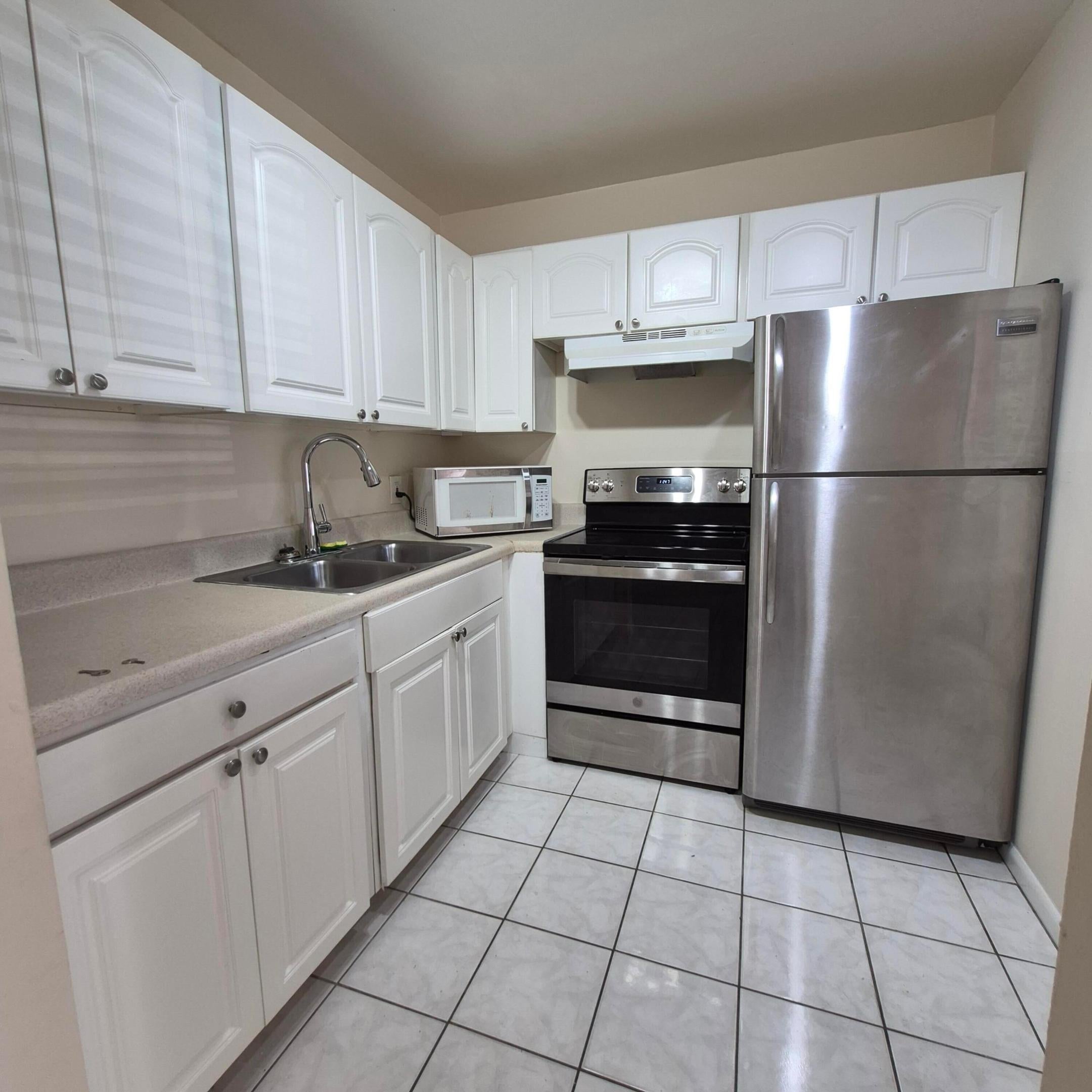 118 Kent St unit H – photo 3