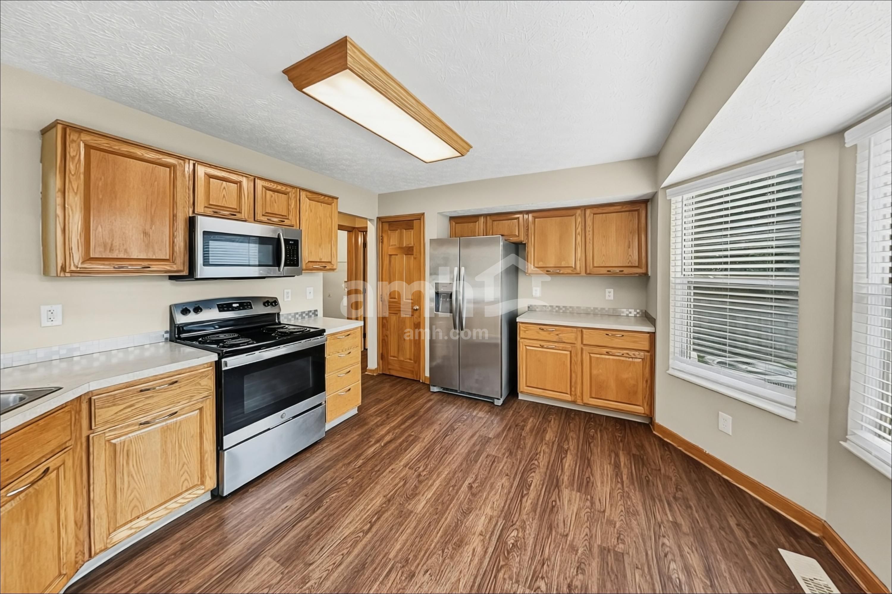 808 Gascony Dr – photo 3