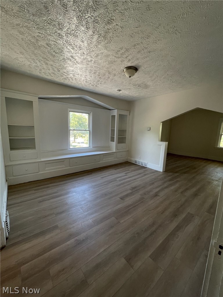 726 E 117th St unit Up – photo 4