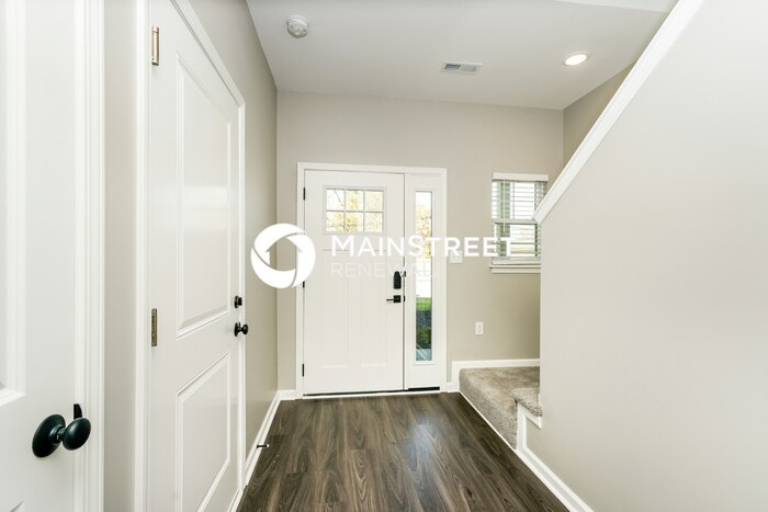 2053 N Sarah Dr – photo 3