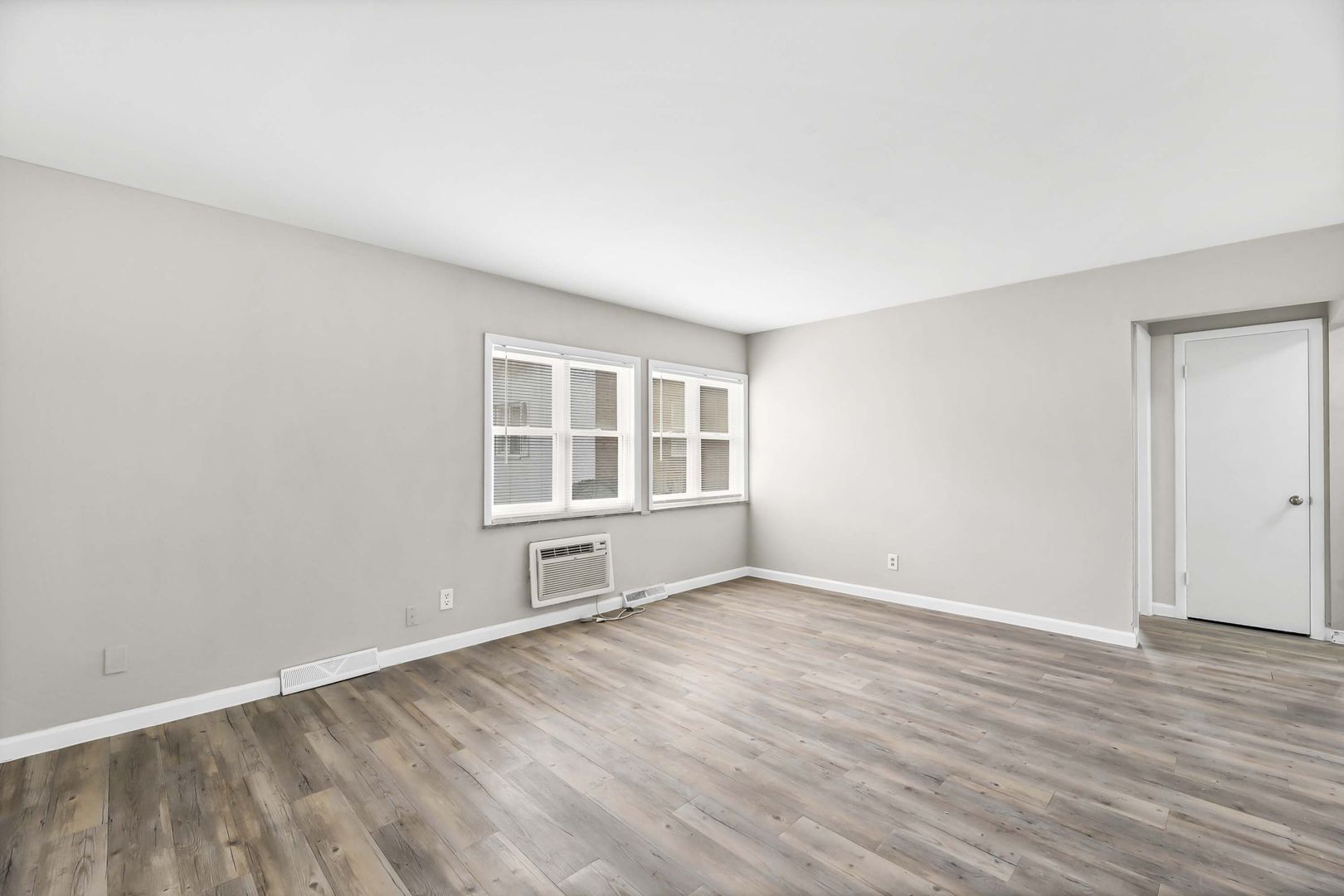 20648 Lorain Rd unit 1-R – photo 3