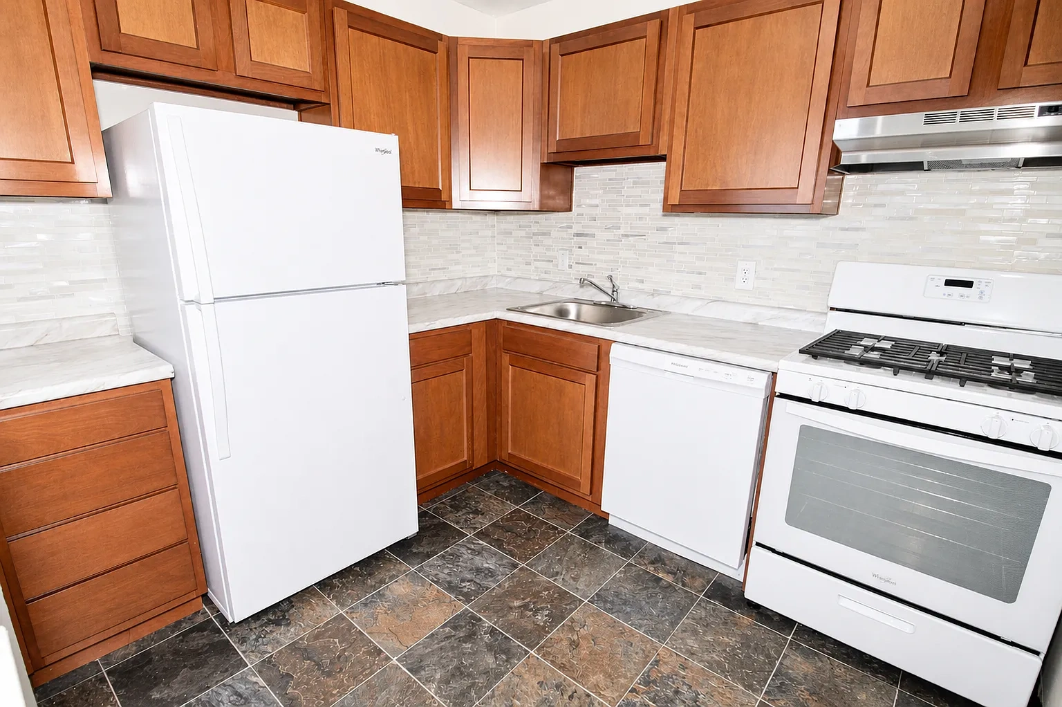 235 West – photo 5