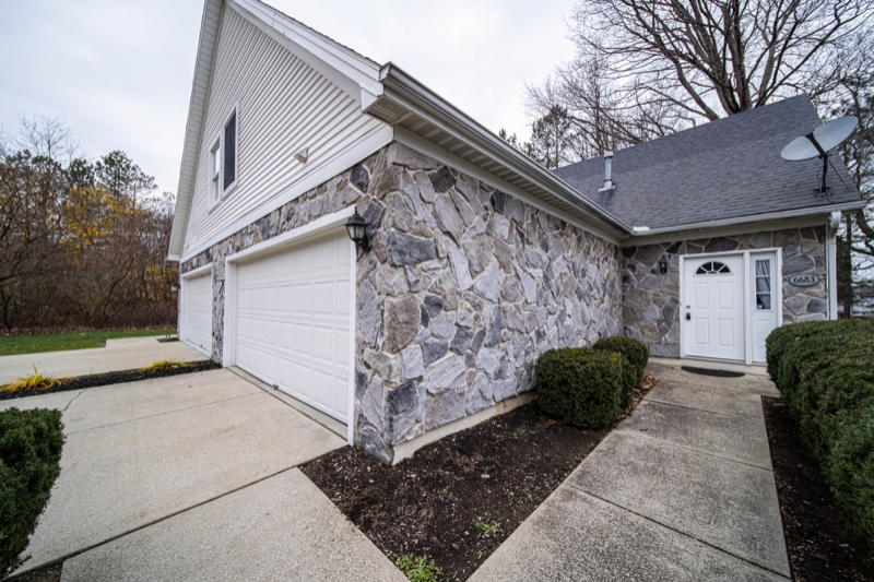 6683 Courtyard Dr unit 4 – photo 2