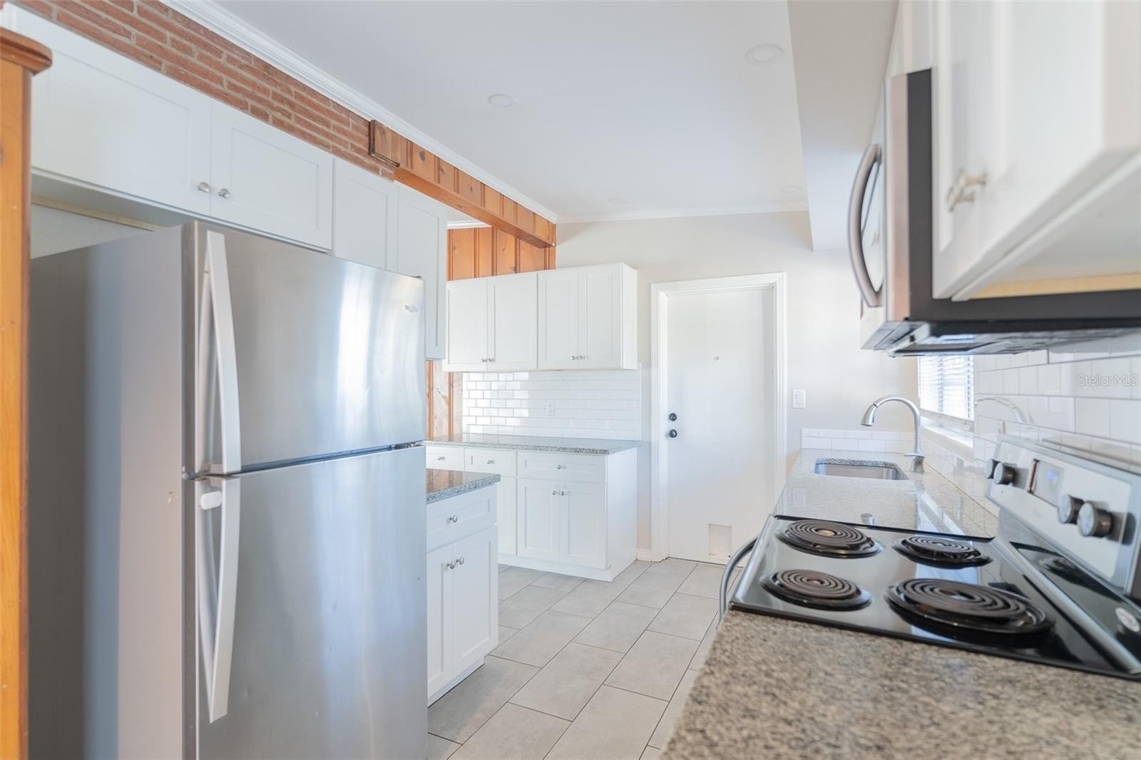 495 Ave F SE – photo 5