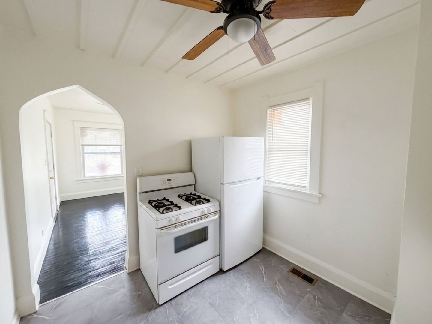 3937 Lockwood Ave unit 2 – photo 3