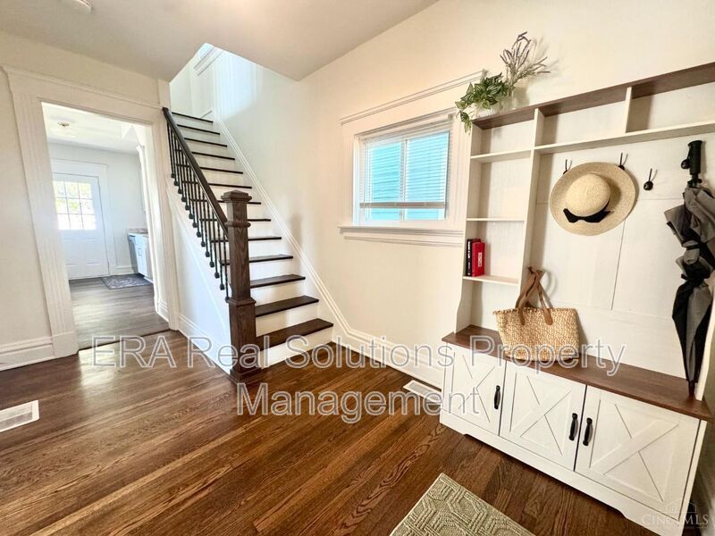 1600 Brewster Ave – photo 4