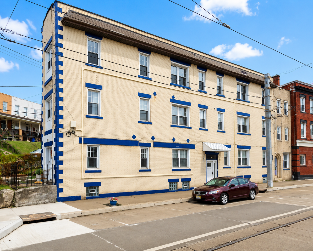 1703 Broadway Ave unit 302 – photo 1