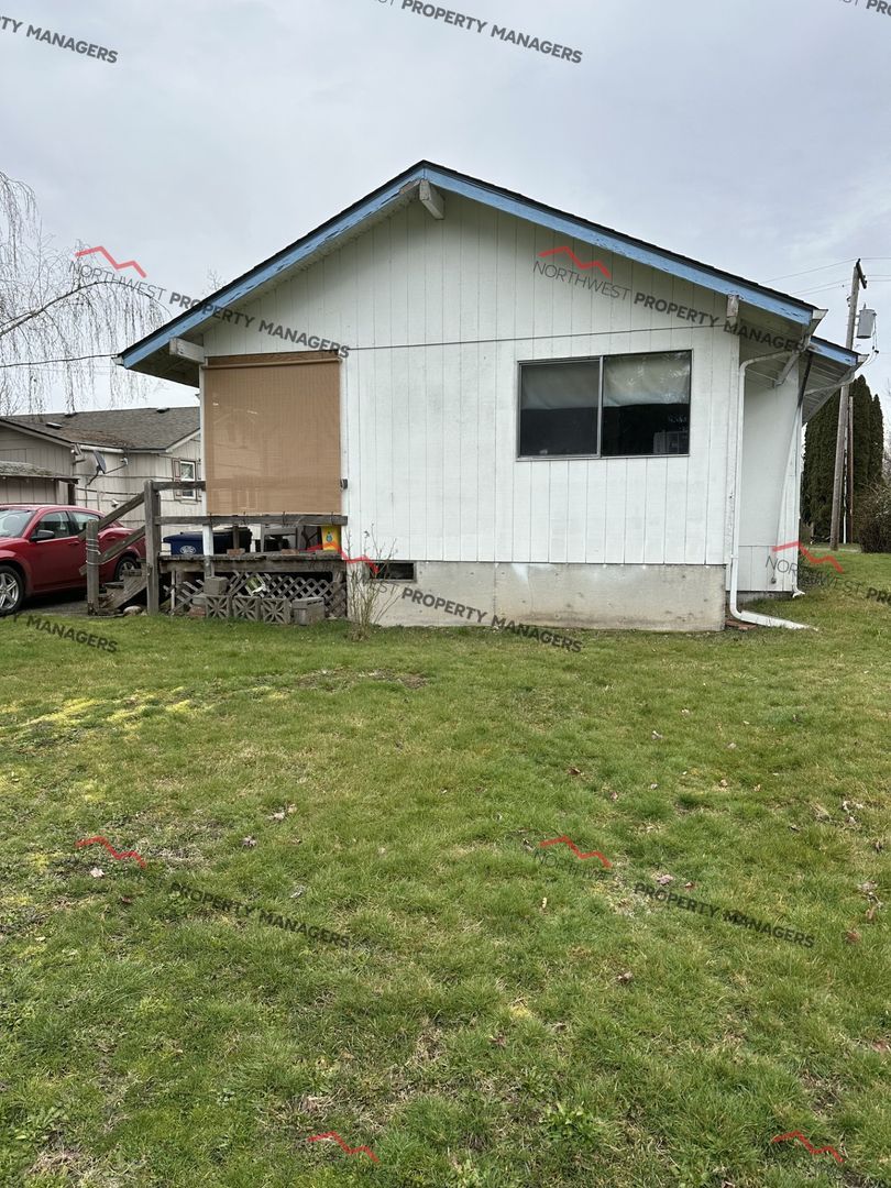 341 N 2nd St – photo 3