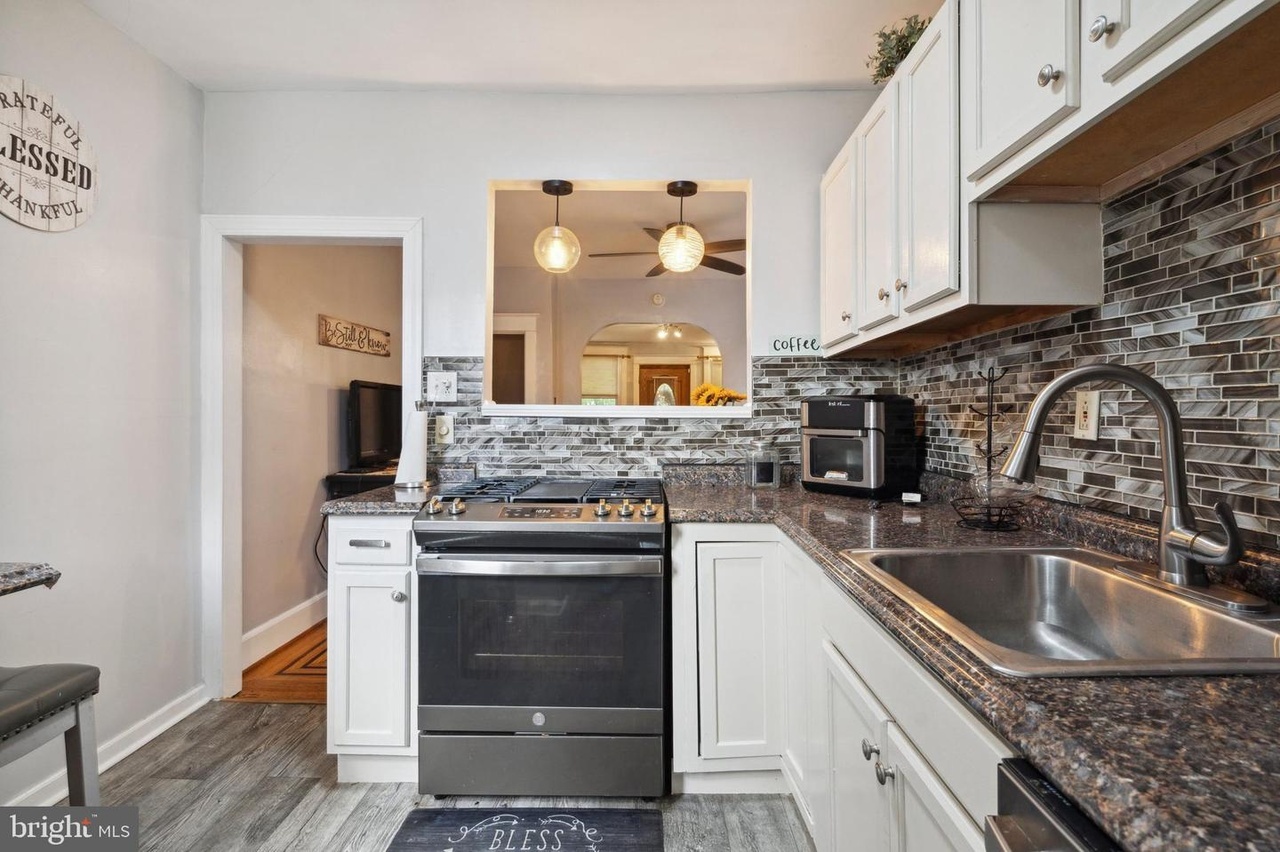 7117 Woolston Ave – photo 2