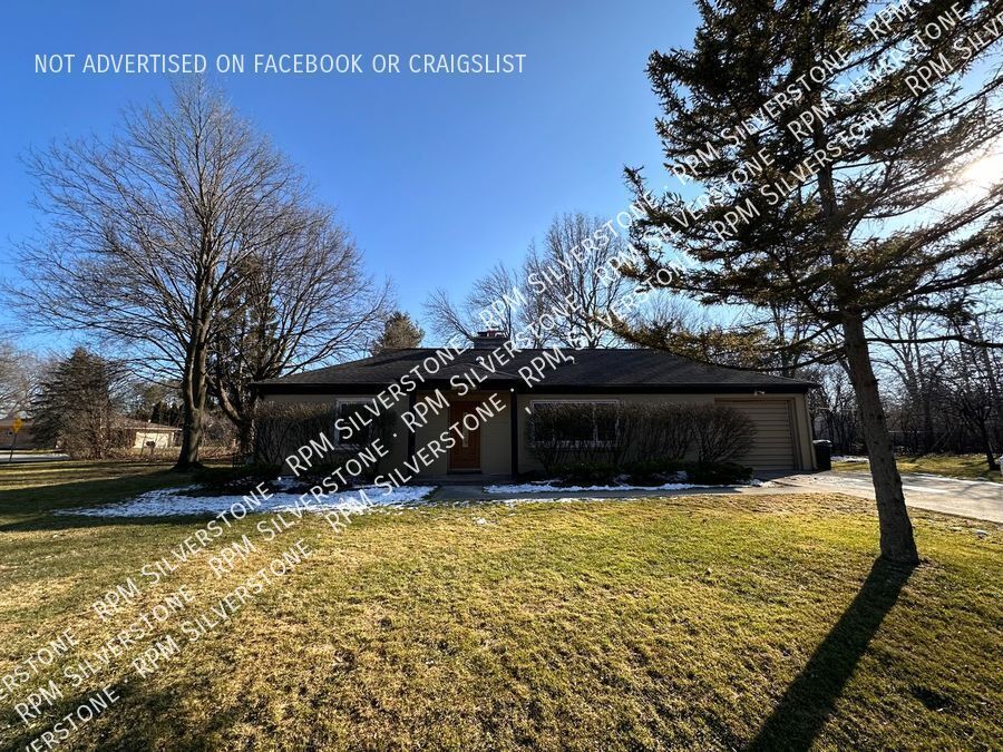 2362 Sanders Pl – photo 2