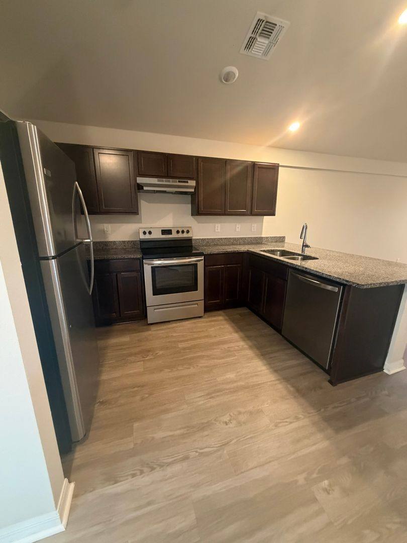 11183 Pendleton Ave – photo 5