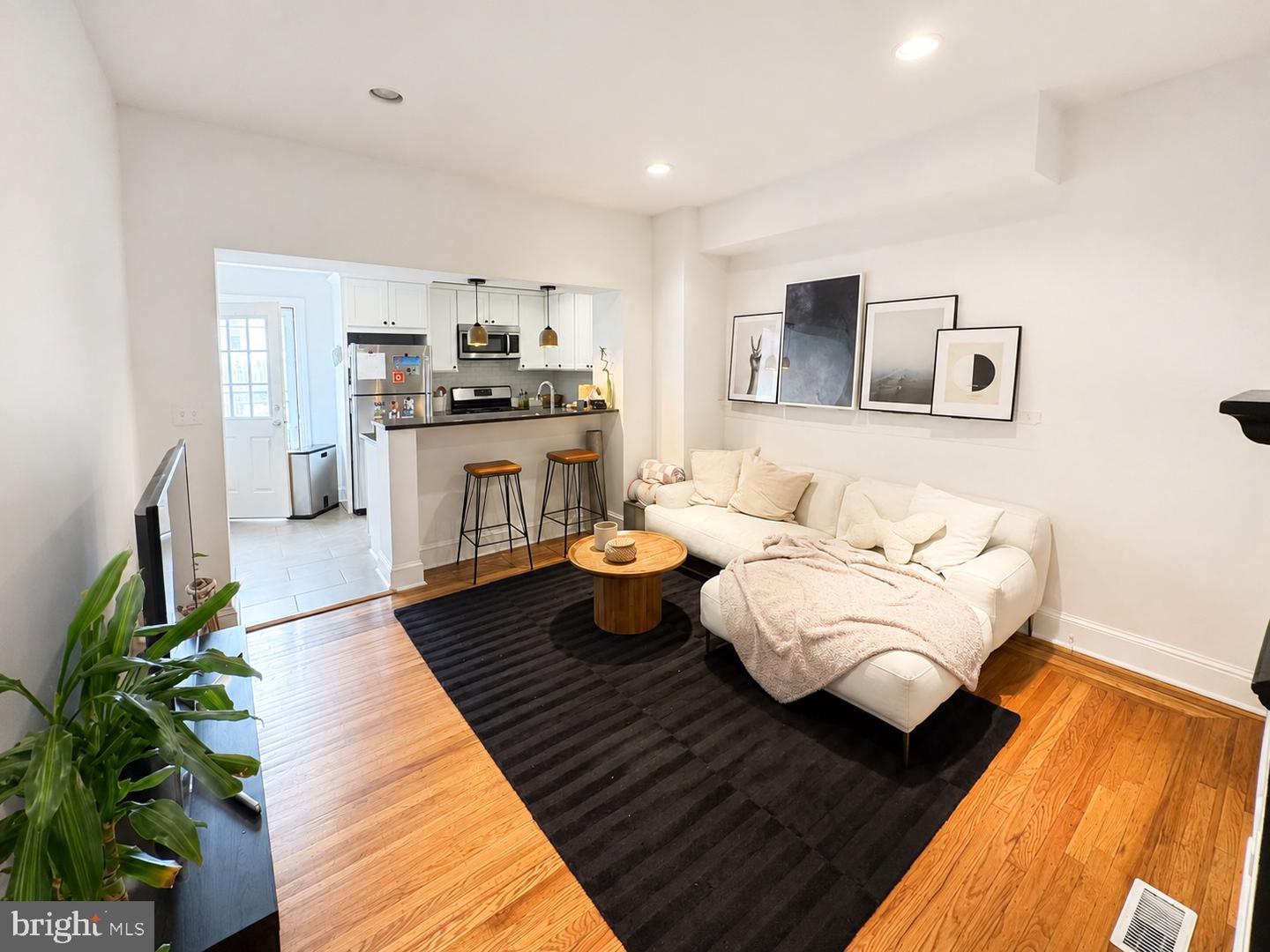 3578 New Queen St – photo 4