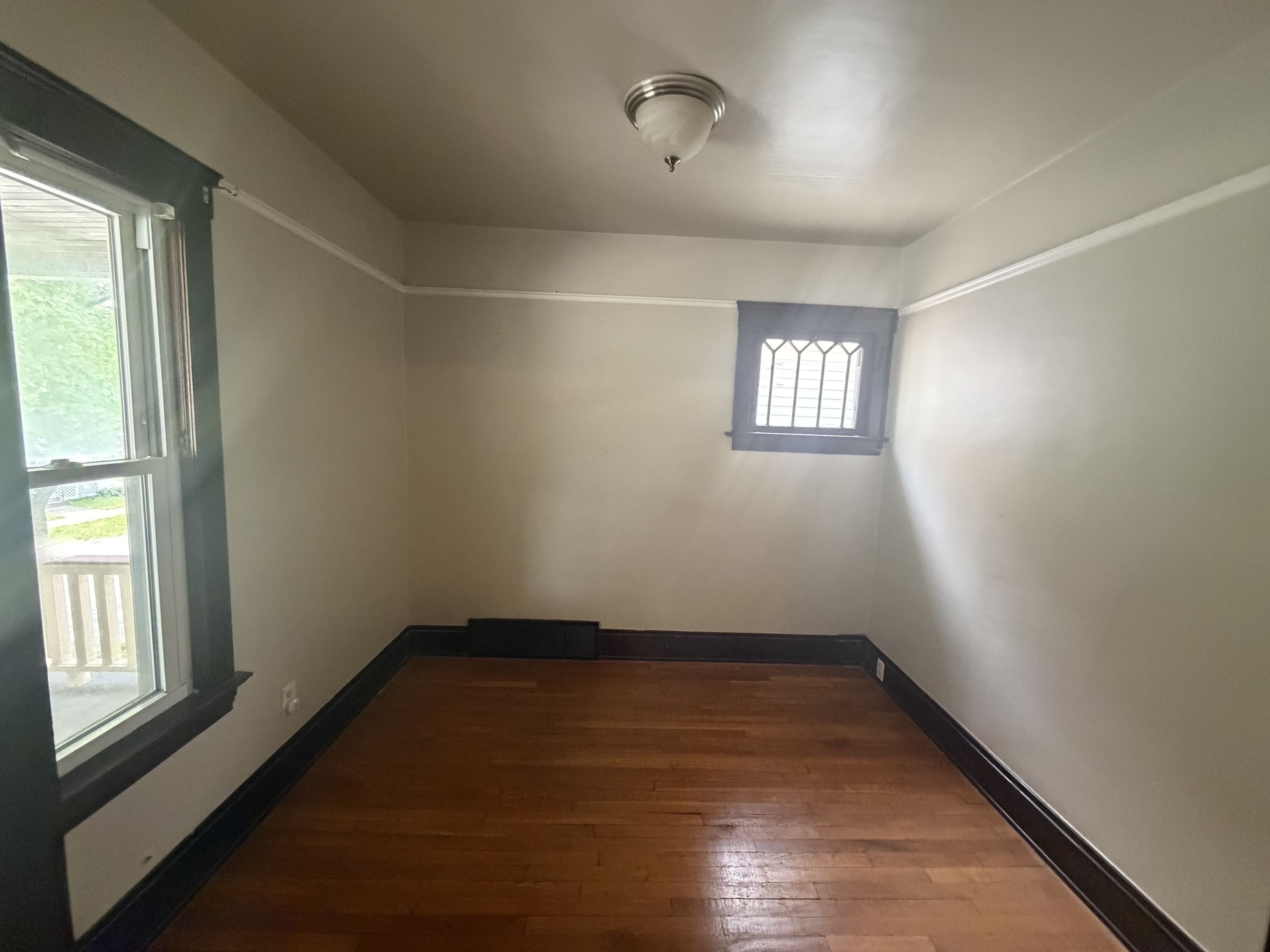 10324 Bernard Ave – photo 4
