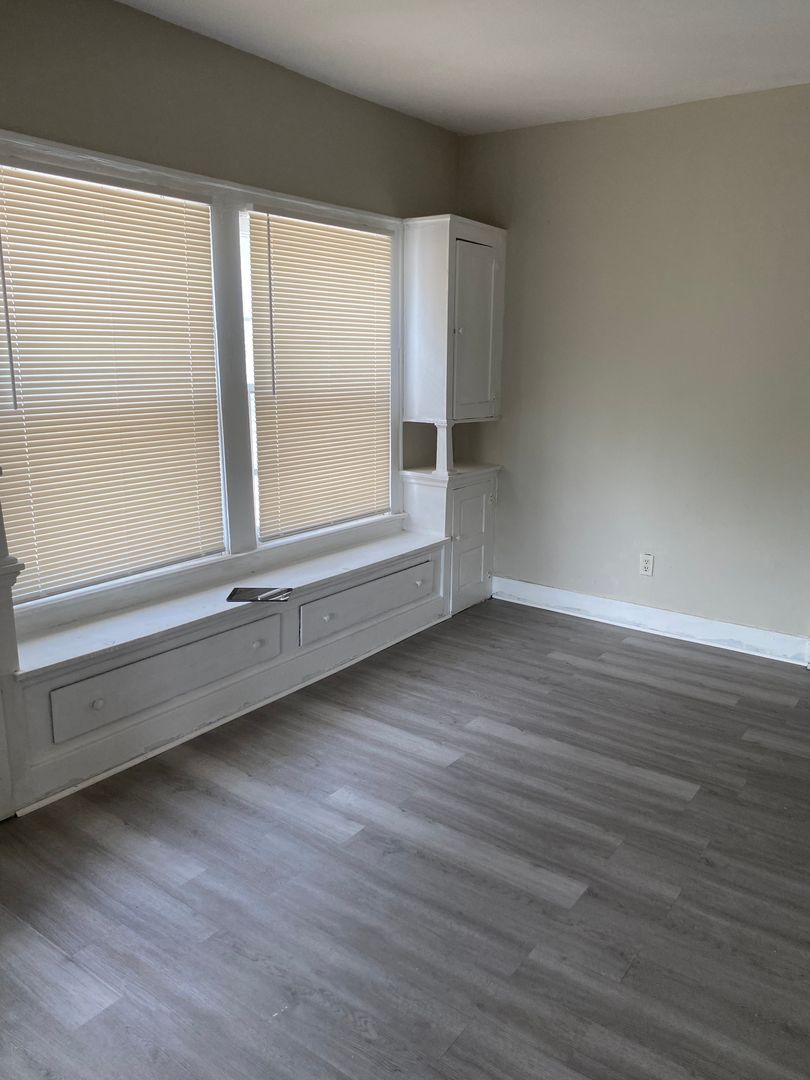 3259 E 123rd St unit 3259 - DN Unit – photo 2