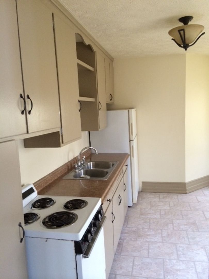 884 Grove St unit 1 – photo 3