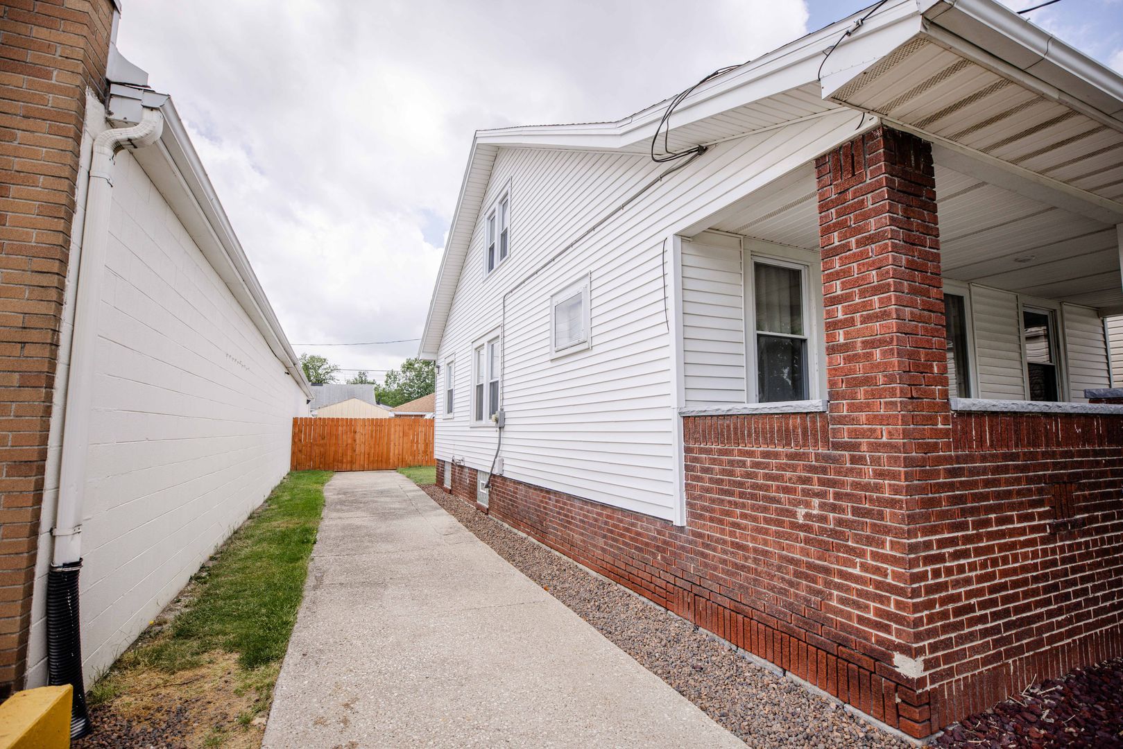 1554 Oak St – photo 5