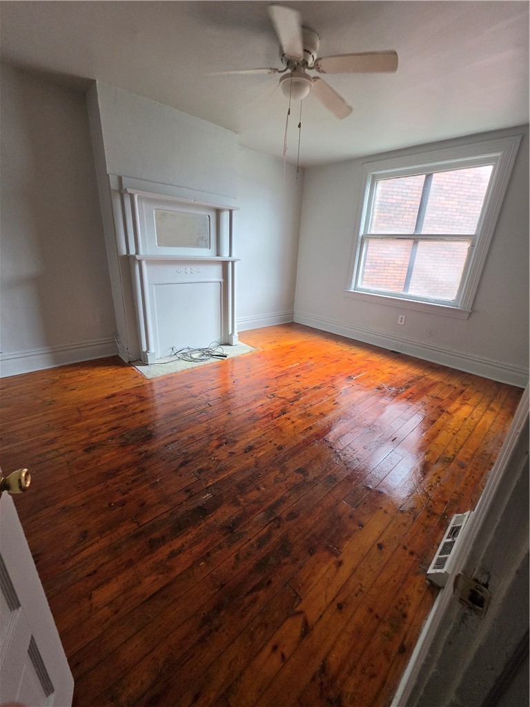 4529 Friendship Ave unit 1 – photo 2