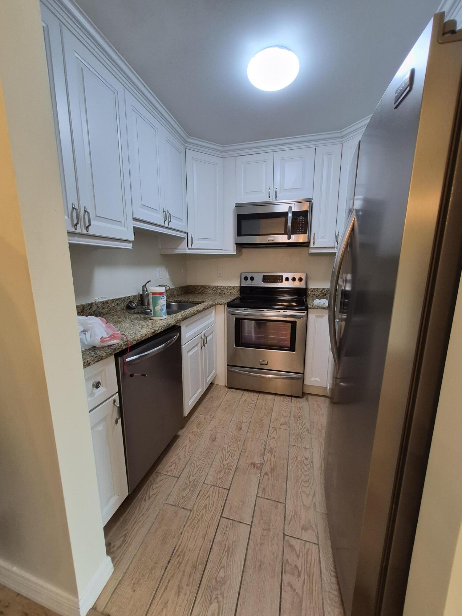 27 Easthampton E unit B – photo 1