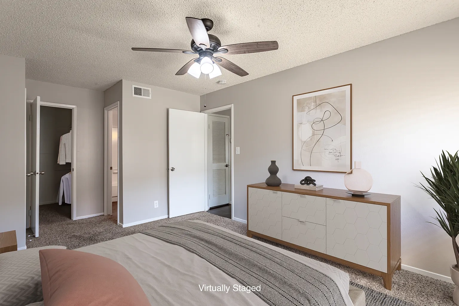 Luxe Apartments – photo 1