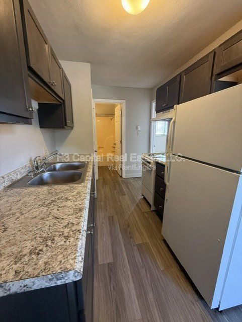 1306 9th St unit 201 – photo 3