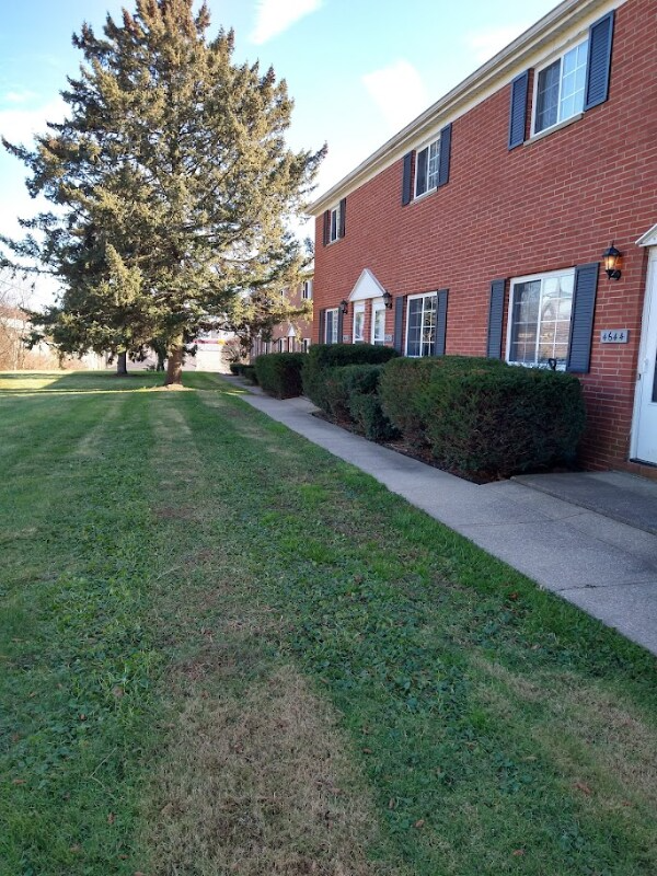 4640 Applegrove St NW – photo 5