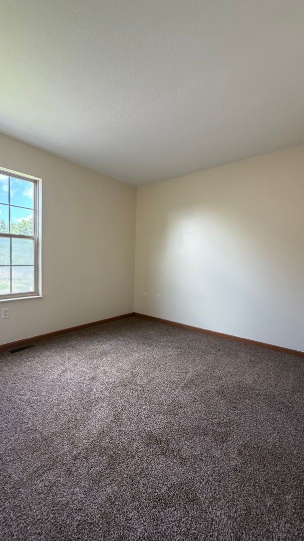 1040 Steeplebush Dr – photo 1