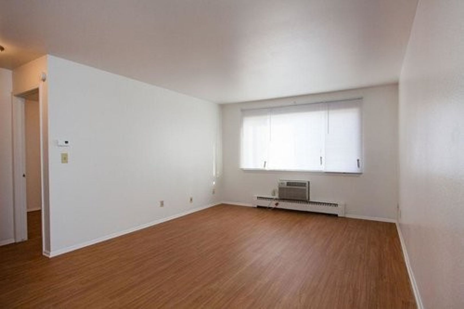 2420 Northwestern Ave unit 4 – photo 2