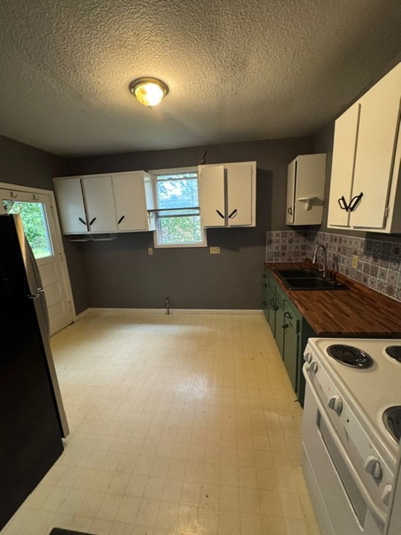 1707 Tecumseh St – photo 4