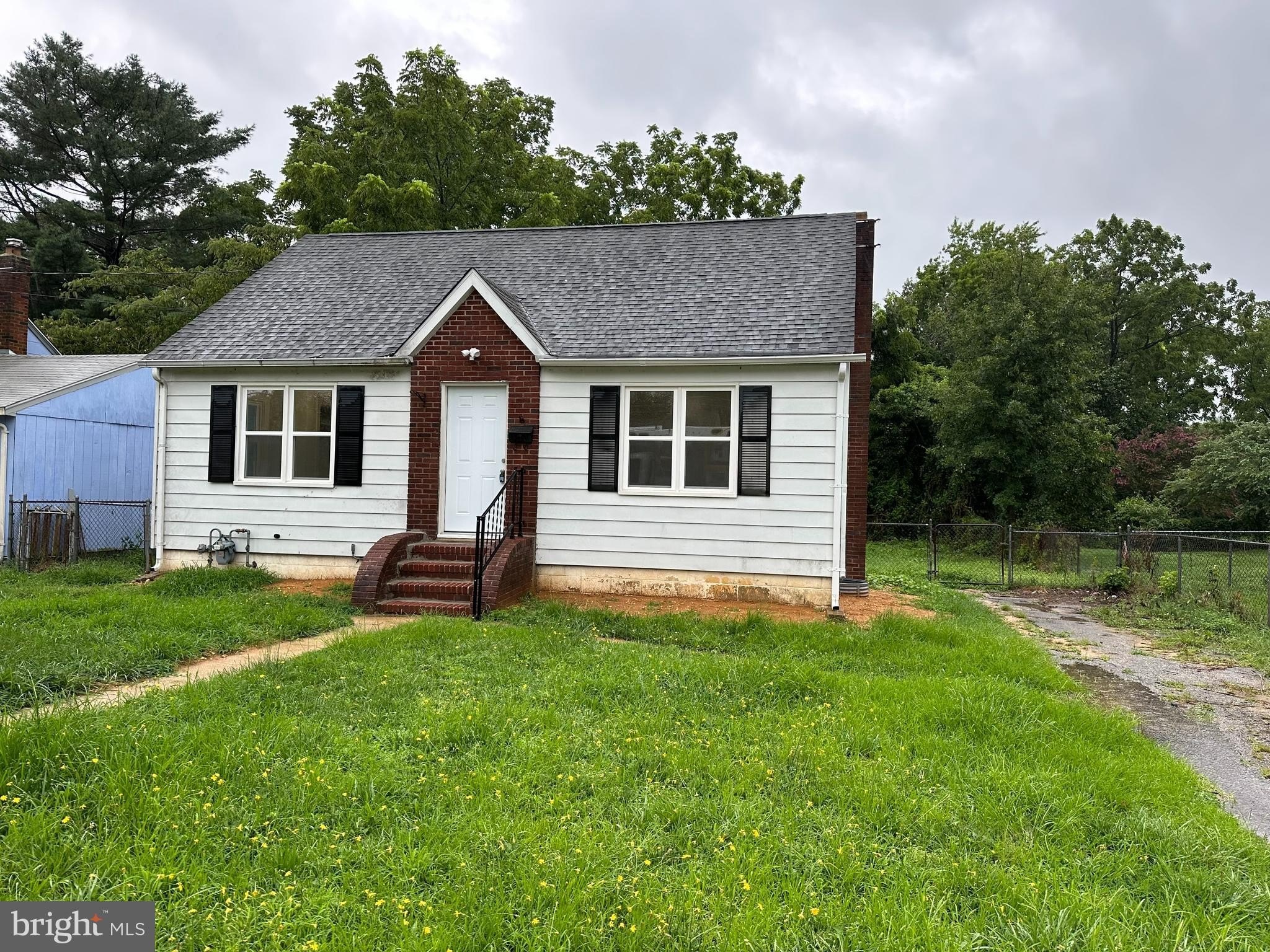104 S Pearl St – photo 1