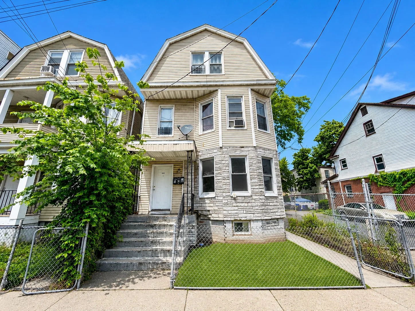 469 Avon Ave – photo 2