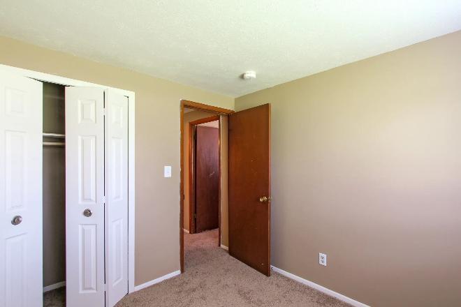 6100 Lee Rd S – photo 4