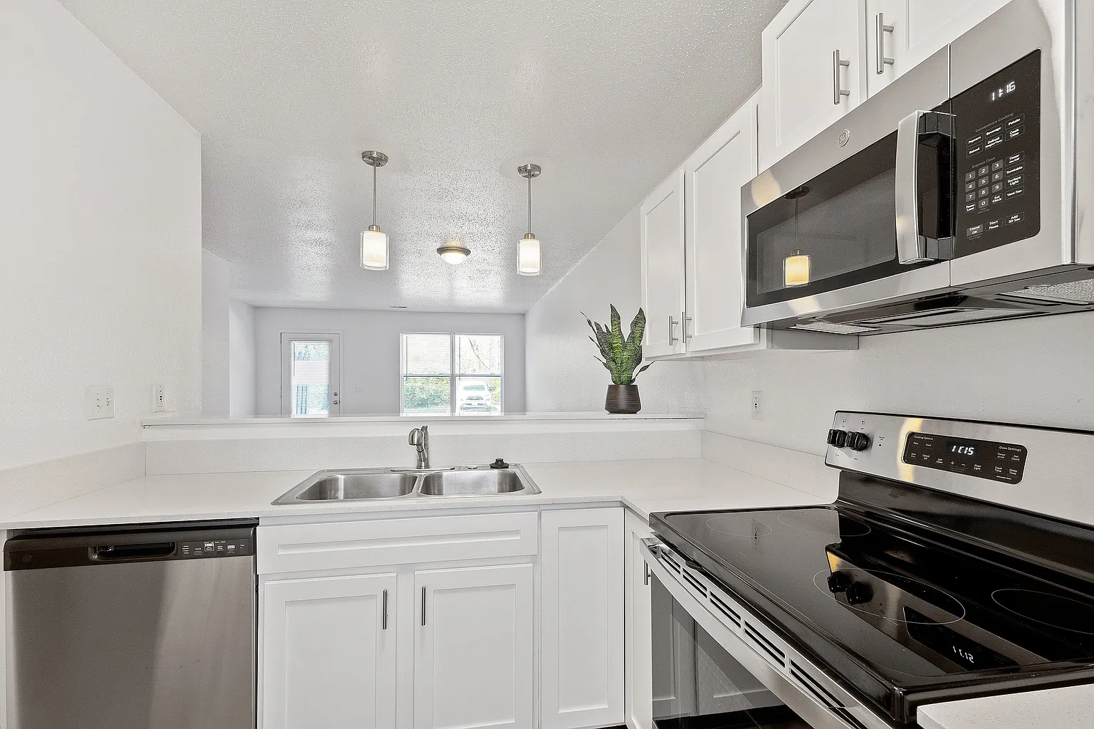 ReNew Edwardsville Apartment Collection – photo 3