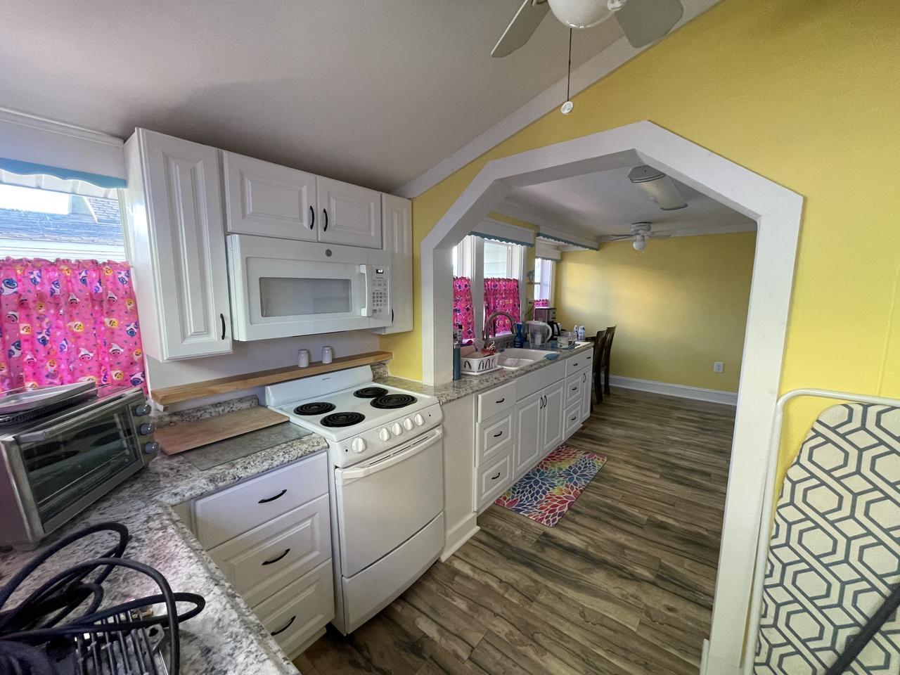 8 Columbia St – photo 4
