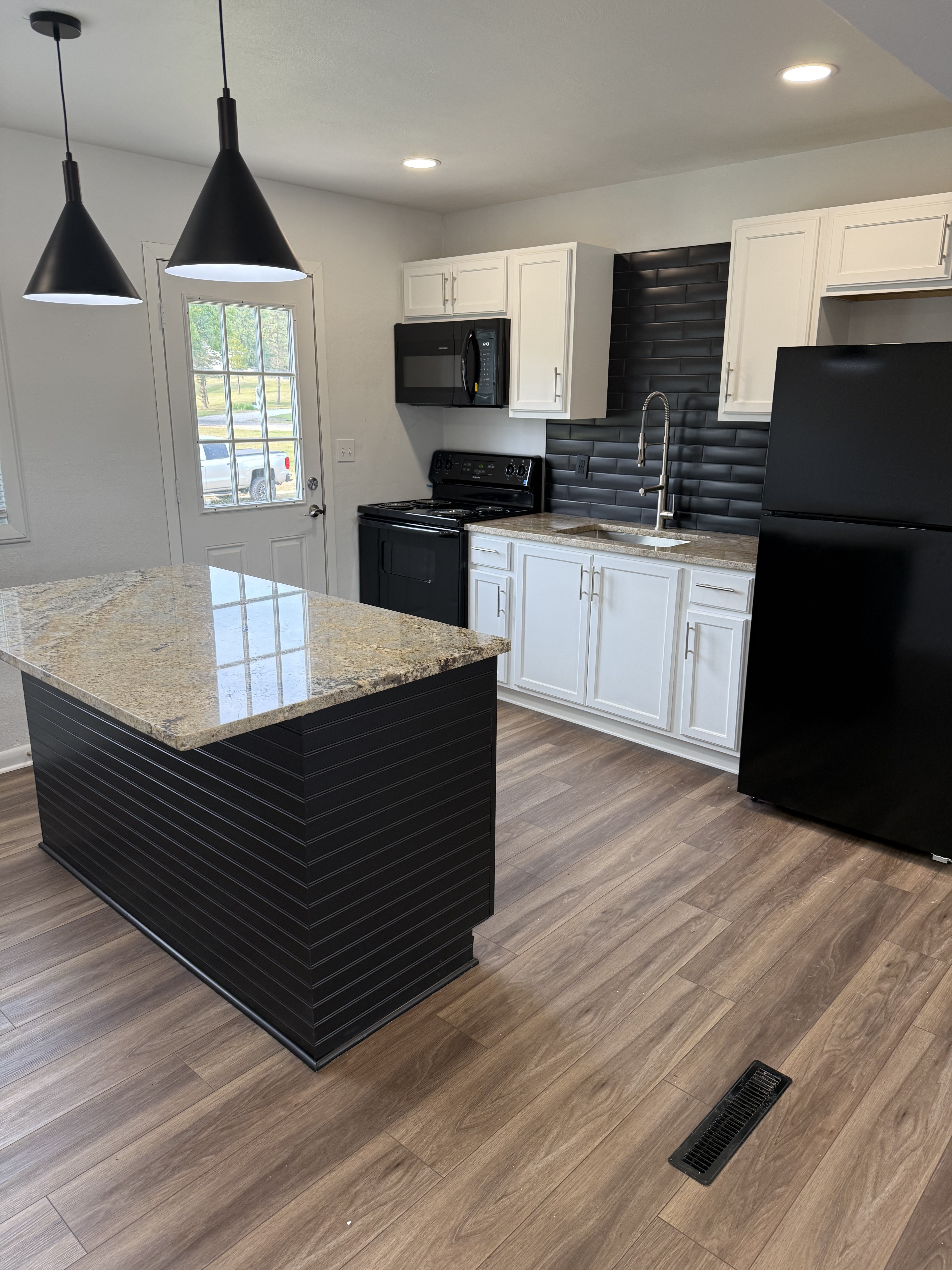 206 Edwards Rd unit 206 – photo 1